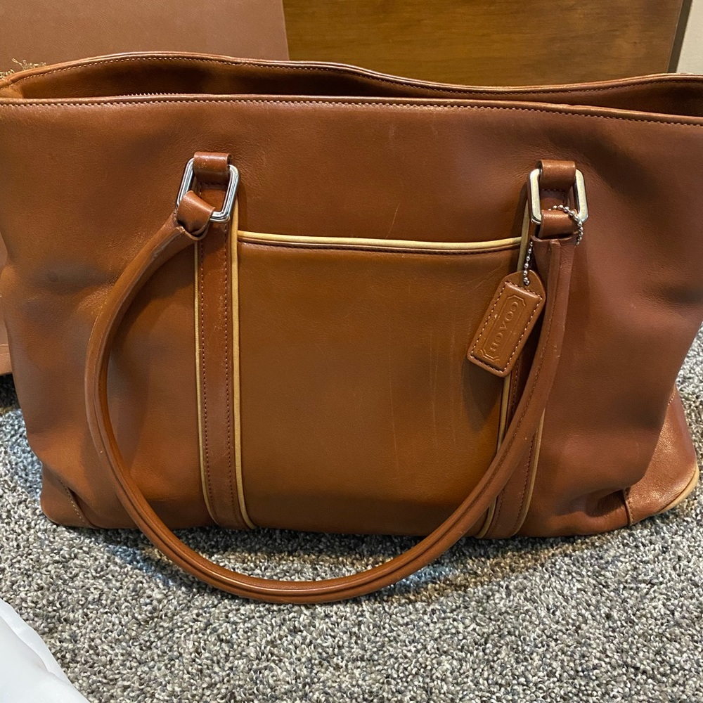Large leather Coach bag - Picture 2 of 5